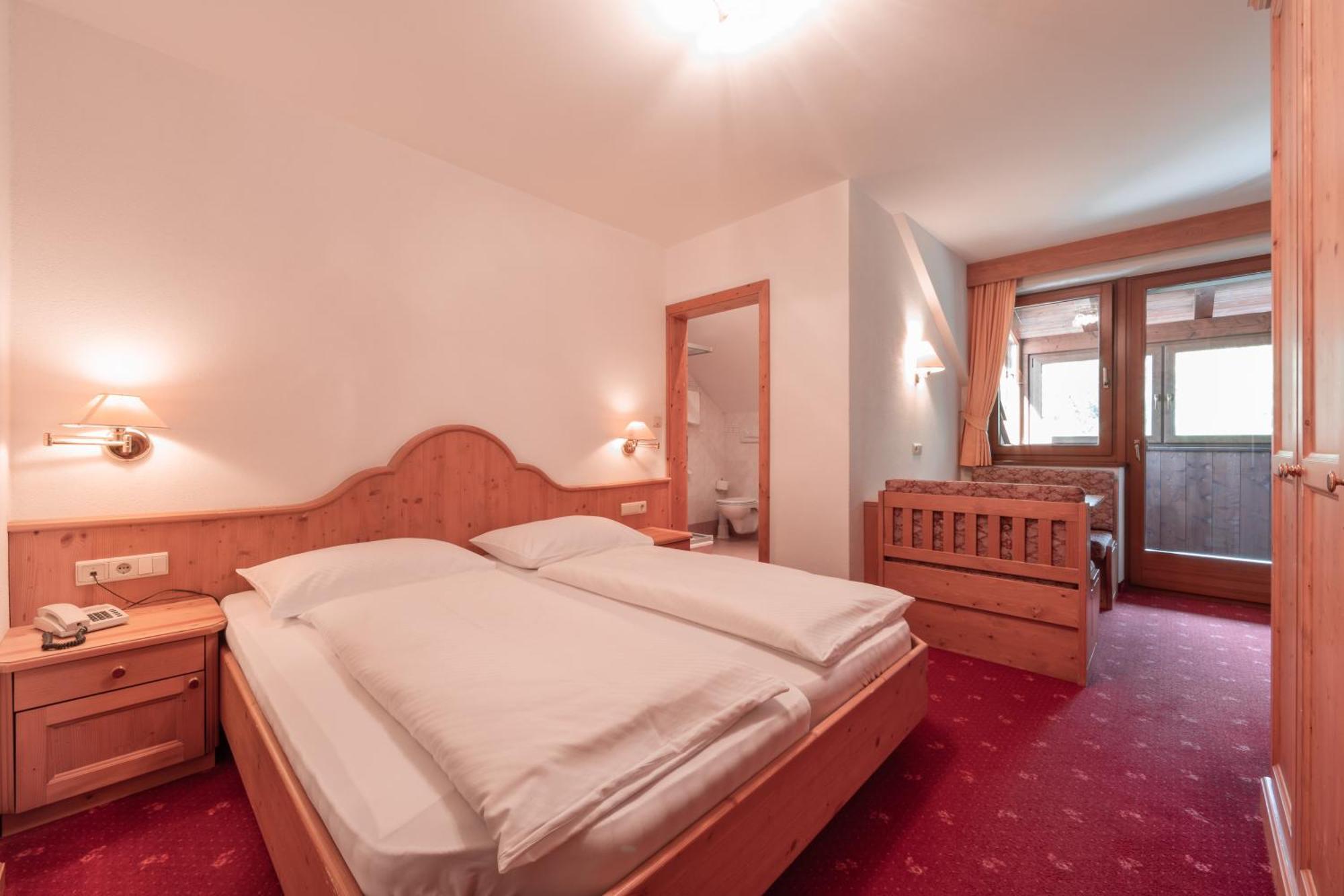 Berghotel zum Zirm Klobenstein Exterior foto
