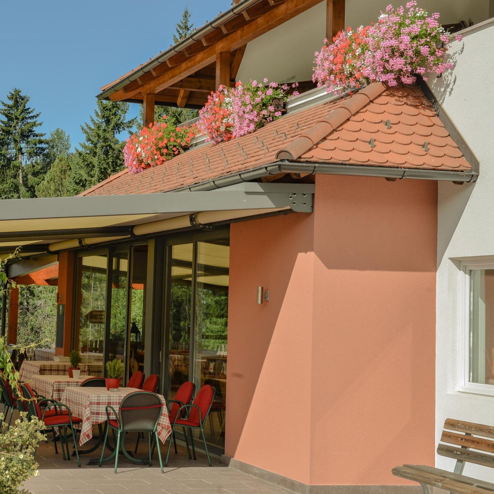 Berghotel zum Zirm Klobenstein Exterior foto